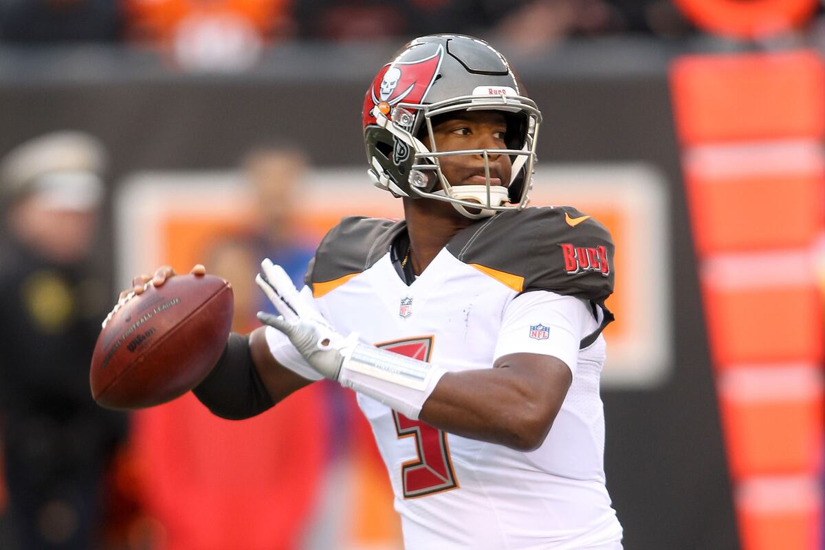Jameis Winston's Contract Option Reportedly Won't Impact Playing Status