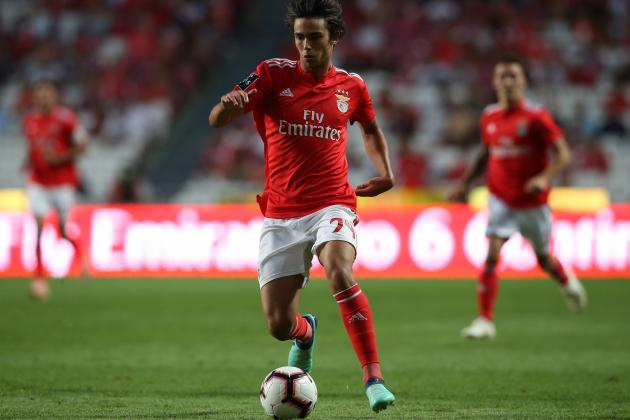 LISBON, PORTUGAL - SEPTEMBER 23: Joao Felix of SL Benfica in action during the Liga NOS match between SL Benfica and CD Aves at Estadio da Luz on September 23, 2018 in Lisbon, Portugal. (Photo by Gualter Fatia/Getty Images)