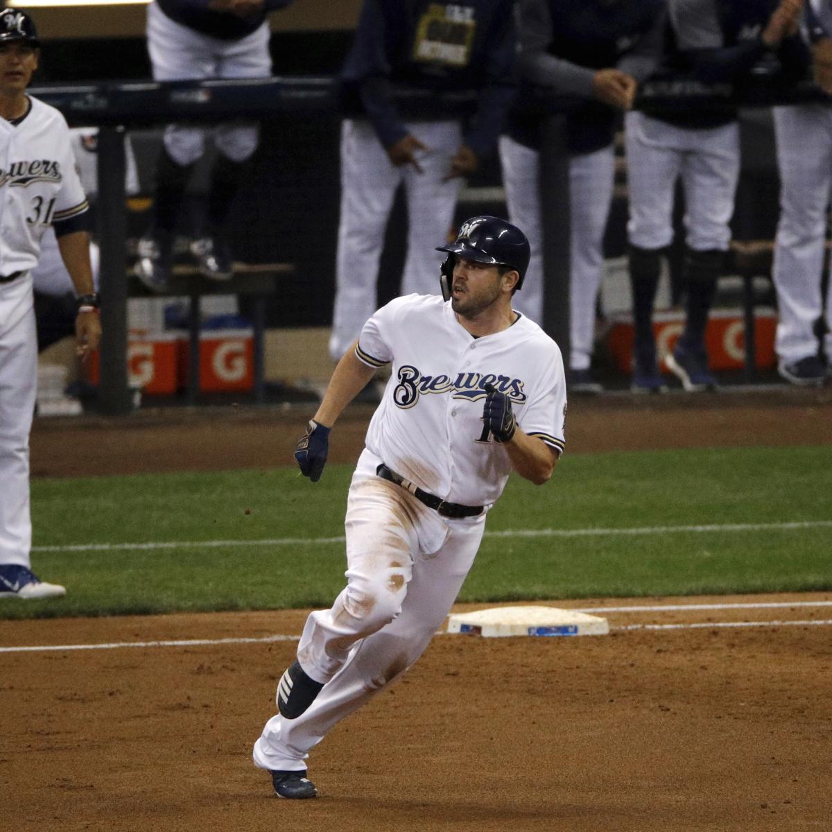 Milwaukee Brewers hoping to retain Mike Moustakas, per report