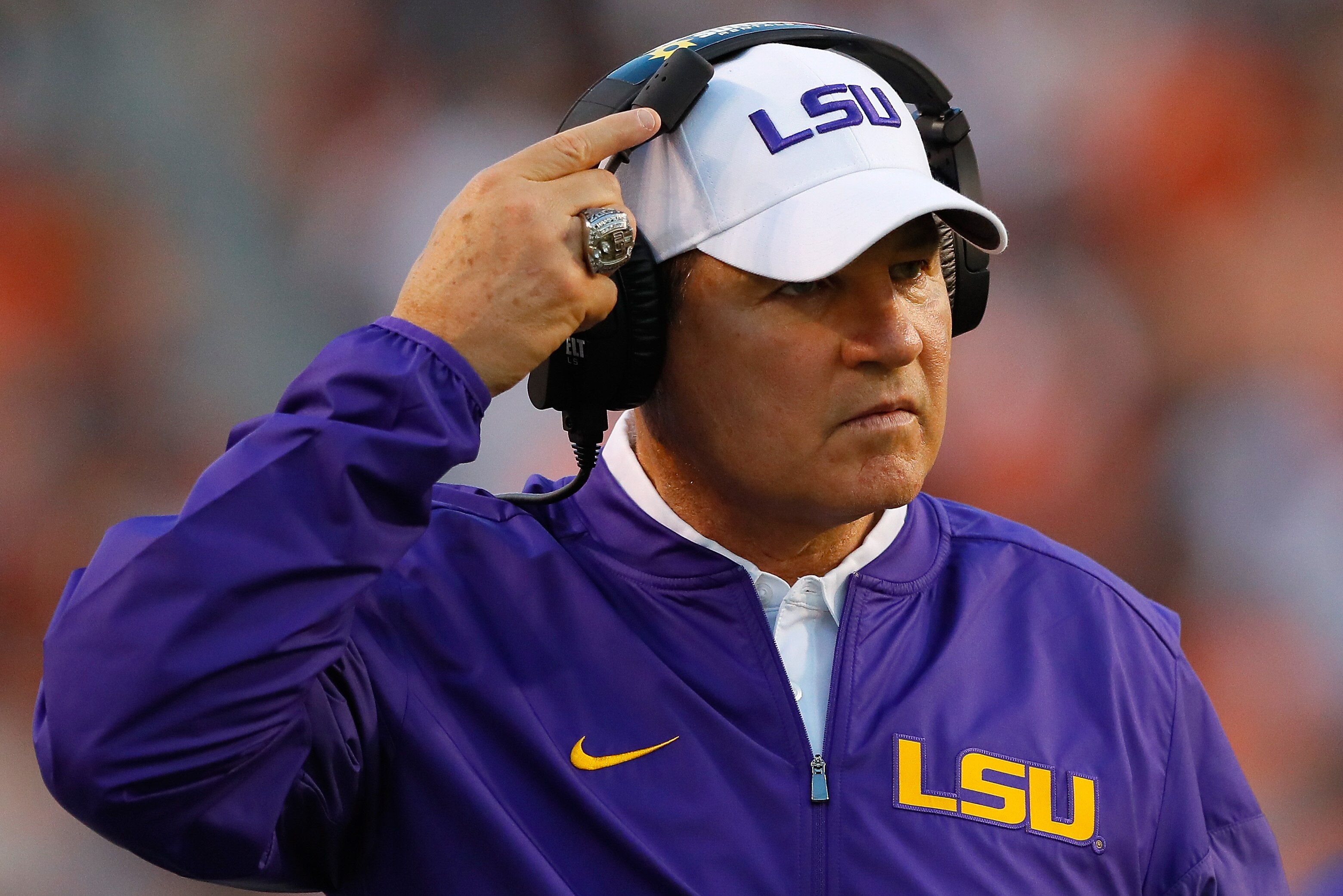AUBURN, AL - SEPTEMBER 24:  Head coach Les Miles of the LSU Tigers looks on during the game against the Auburn Tigers at Jordan-Hare Stadium on September 24, 2016 in Auburn, Alabama.  (Photo by Kevin C. Cox/Getty Images)