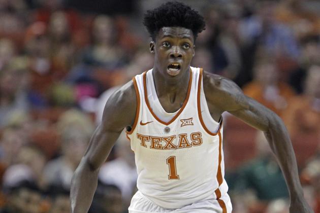 Texas guard Andrew Jones dribbles the ball during the second half of an NCAA college basketball game against Baylor, Saturday, March 4, 2017, in Austin, Texas. Baylor won 75-64. (AP Photo/Michael Thomas)
