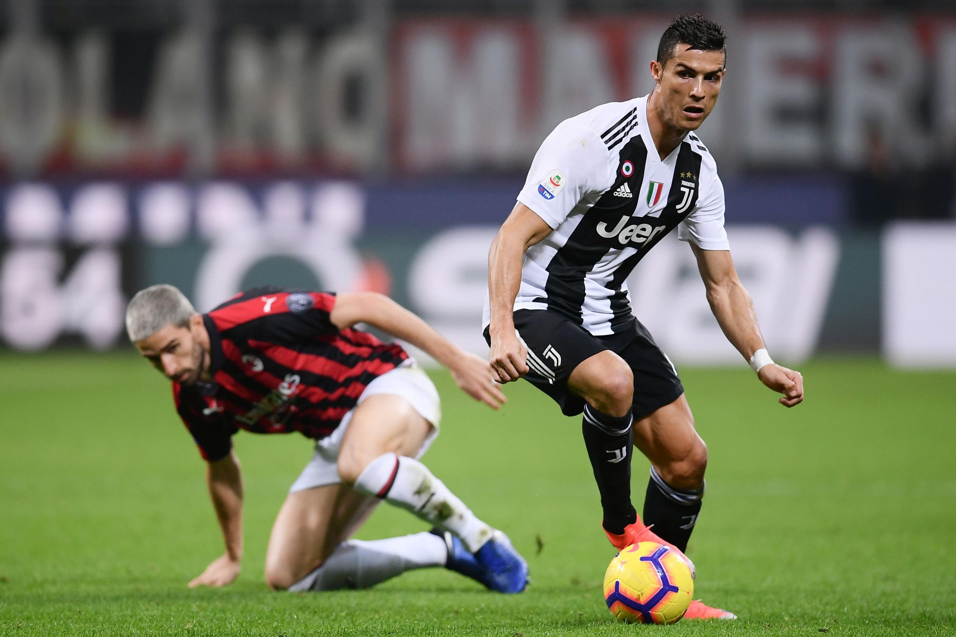 Ombord eksistens eksistens Cristiano Ronaldo Scores in Juventus' Win vs. AC Milan; Gonzalo Higuain  Sent Off | News, Scores, Highlights, Stats, and Rumors | Bleacher Report