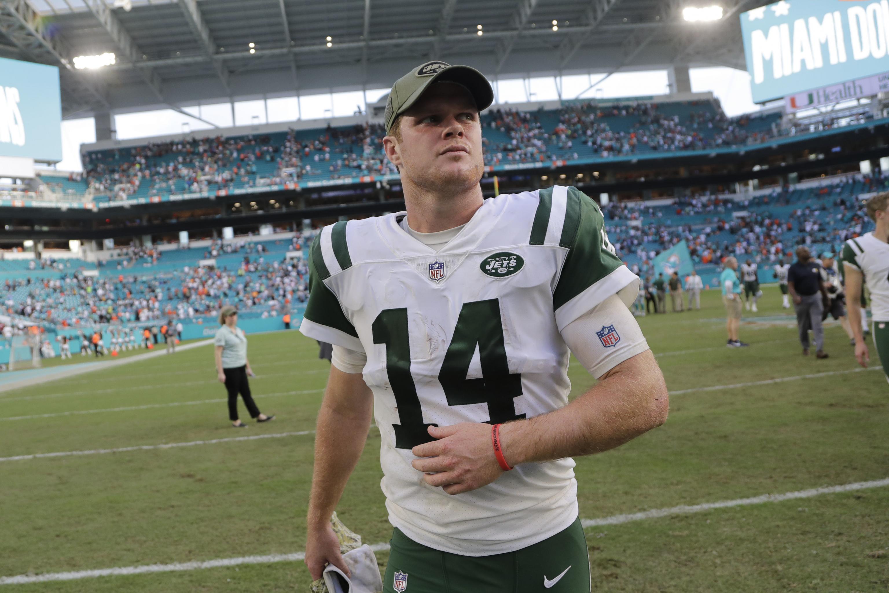 Sam Darnold Out Indefinitely With Mono - The New York Times