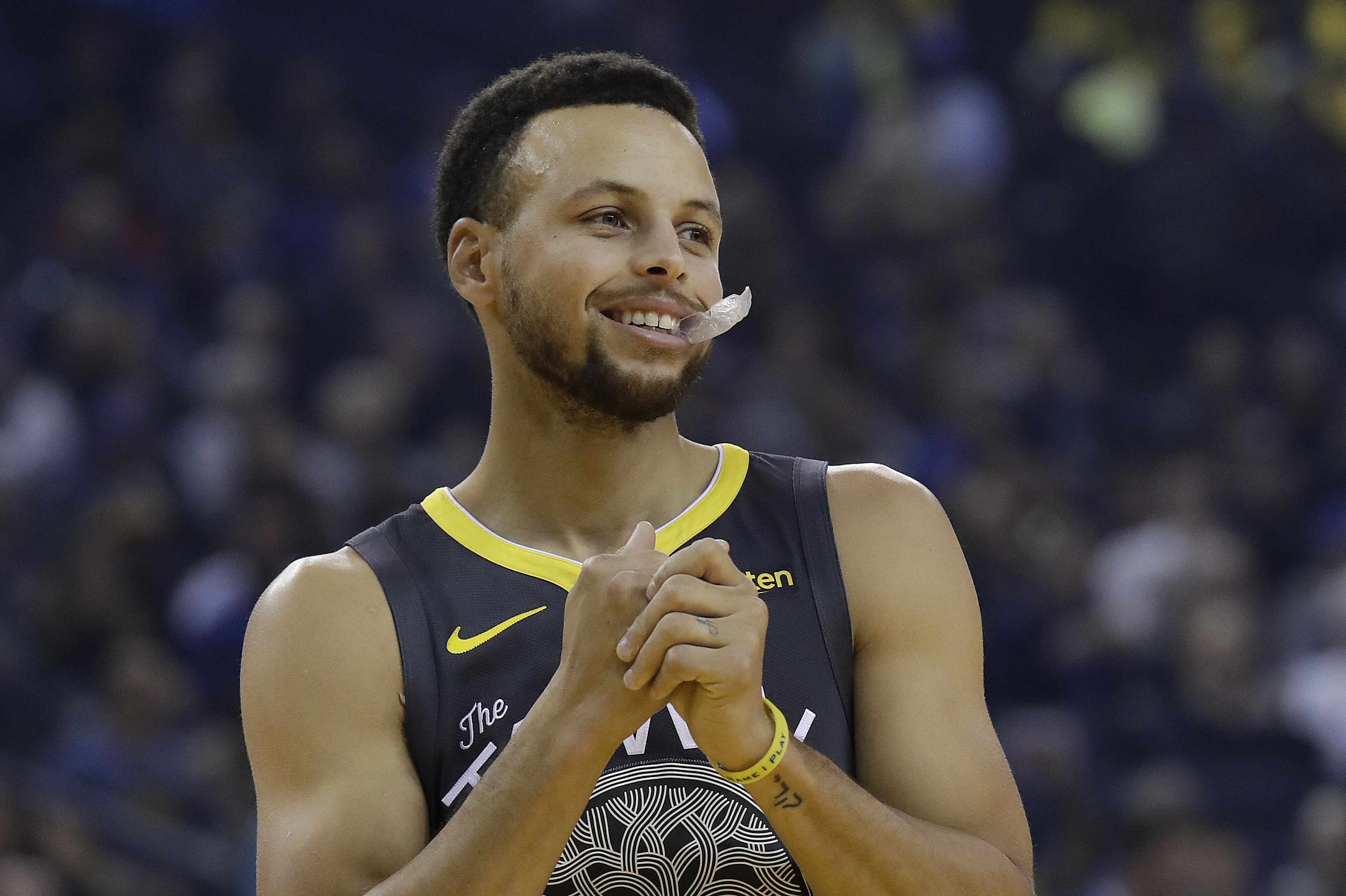 Golden State Warriors guard Stephen Curry against the New Orleans Pelicans before an NBA basketball game in Oakland, Calif., Wednesday, Oct. 31, 2018. (AP Photo/Jeff Chiu)