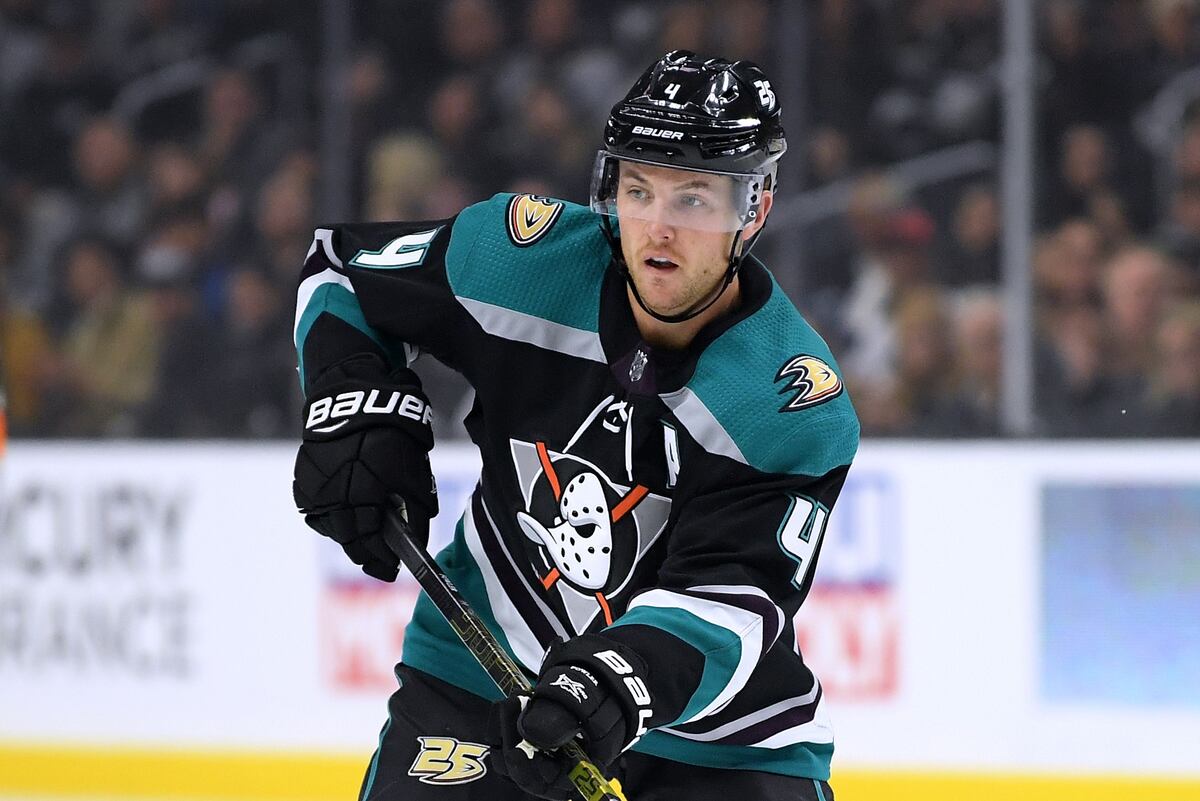 Cam Fowler to Have Surgery on Facial Injury Suffered Taking Puck to