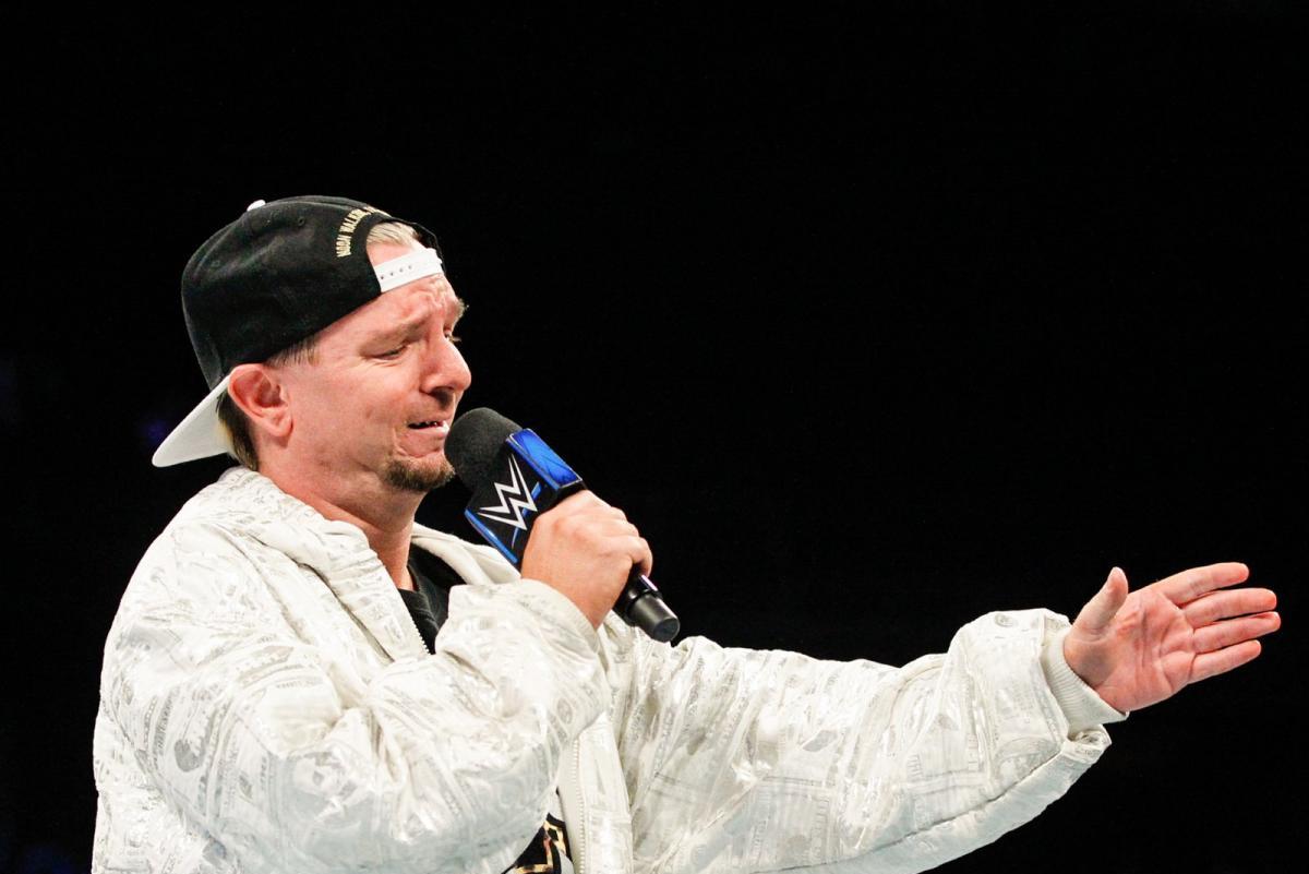 Ex-WWE Superstar James Ellsworth Denies Sending Nude Photos to 16-Year-Old  Girl | News, Scores, Highlights, Stats, and Rumors | Bleacher Report