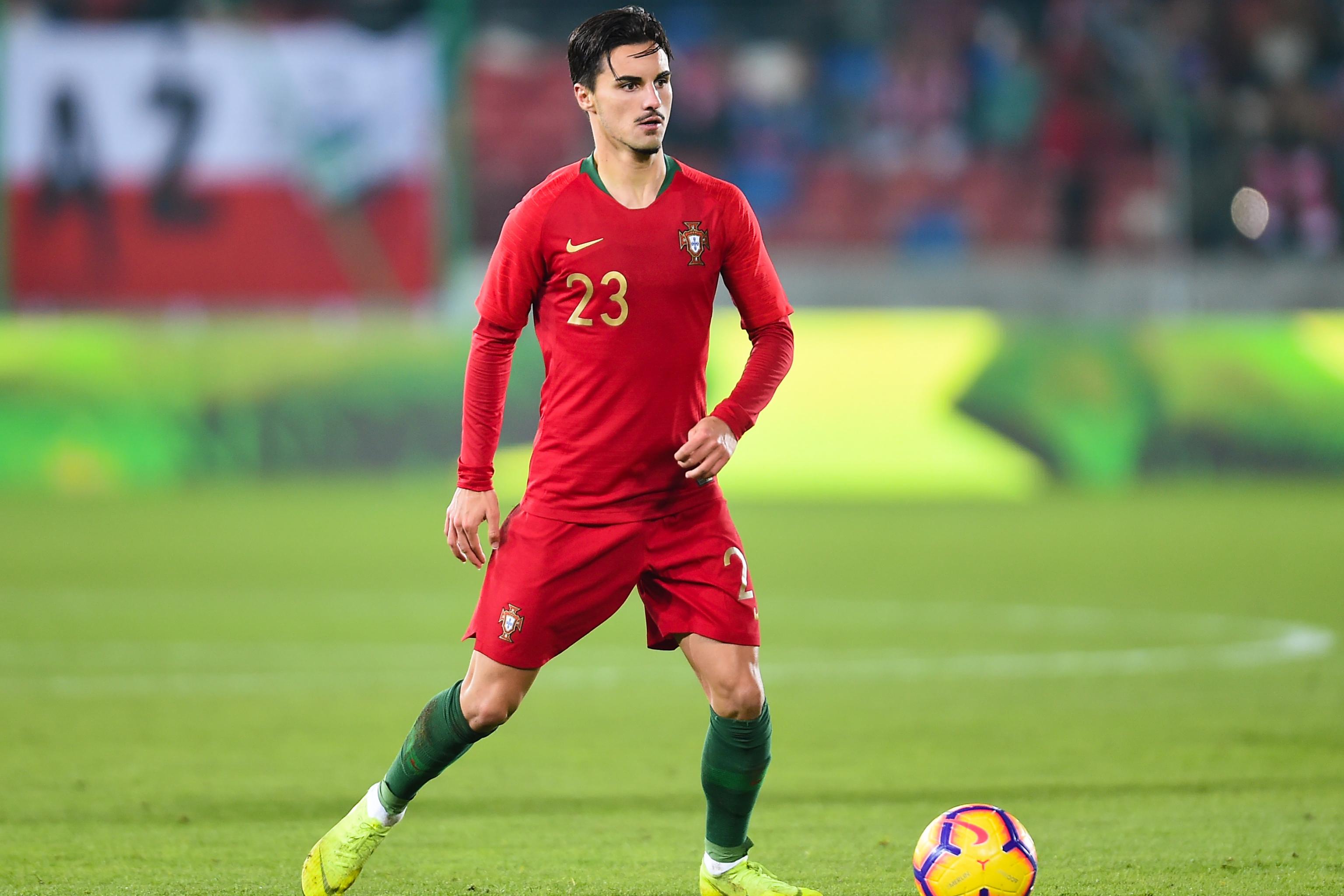 Report Stephen Eustaquio Targeted In Barcelona Manchester City Rumours Bleacher Report Latest News Videos And Highlights