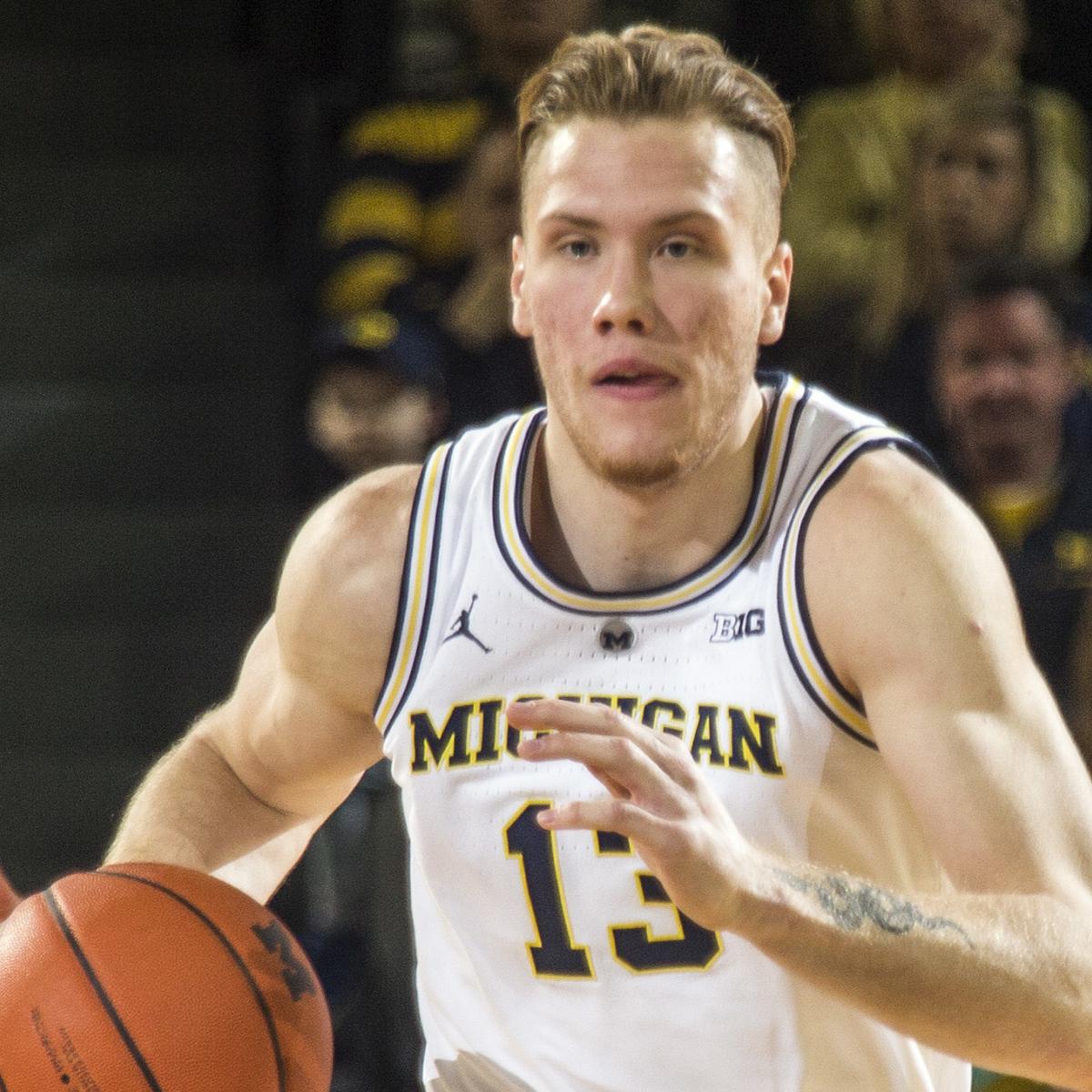 Michigan Stays Undefeated With 84 67 Win Over Unc Ignas Brazdeikis Scores 24 Bleacher Report Latest News Videos And Highlights