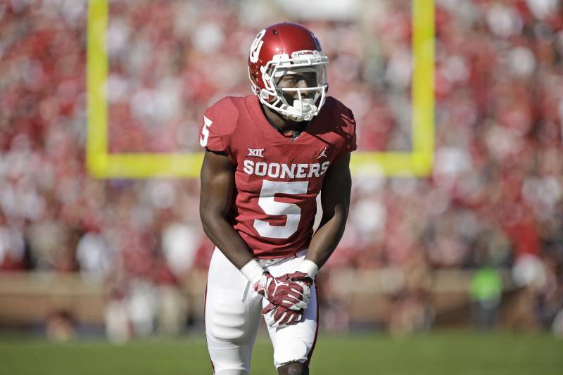 Oklahoma Wr Marquise Brown In Tears After Foot Injury