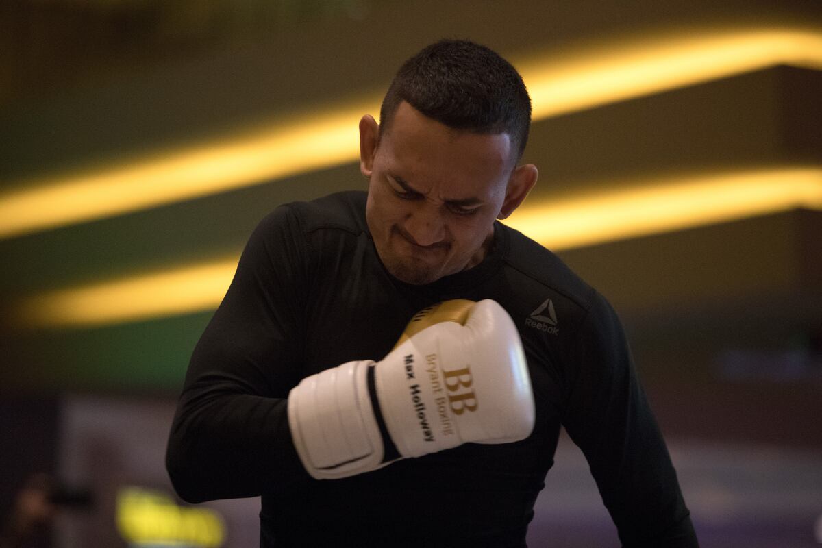 Ufc 231 Betting Preview Holloway Vs Ortega Odds Trends Card Analysis Bleacher Report Latest News Videos And Highlights Max holloway stepped in on six days notice to face khabib nurmagomedov at ufc 223, but before he steps into the i was like, what's his weight? and he's heavy, obviously. ufc 231 betting preview holloway vs