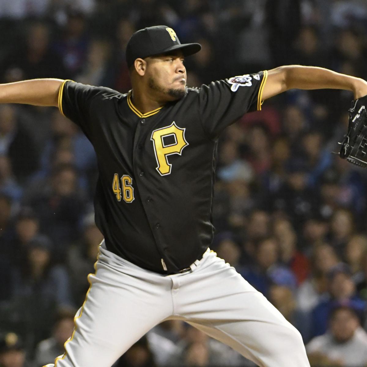 Pirates sign Ivan Nova to 3-year deal