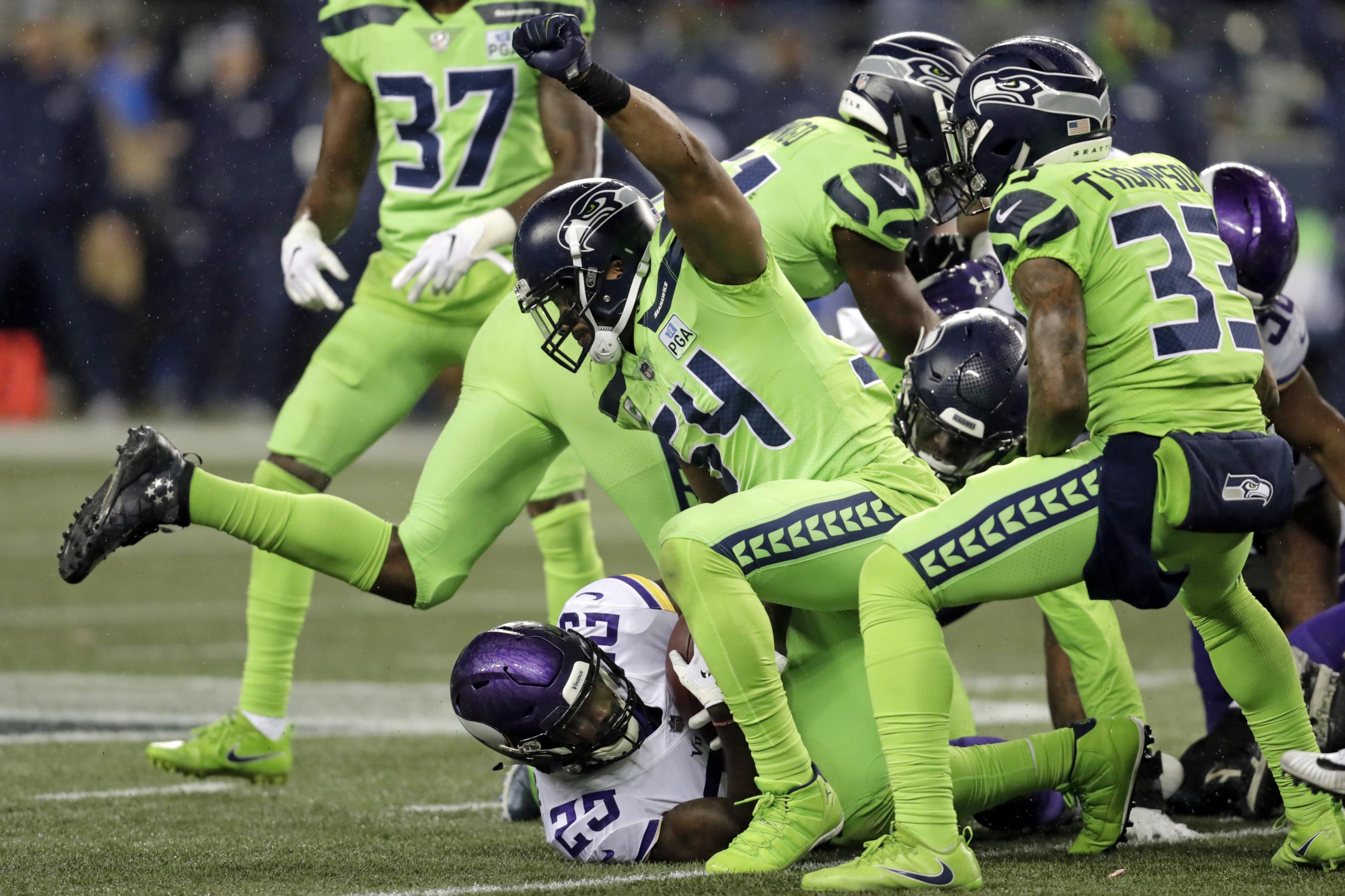 Seahawks' neon green uniforms are butt of jokes on Twitter – New