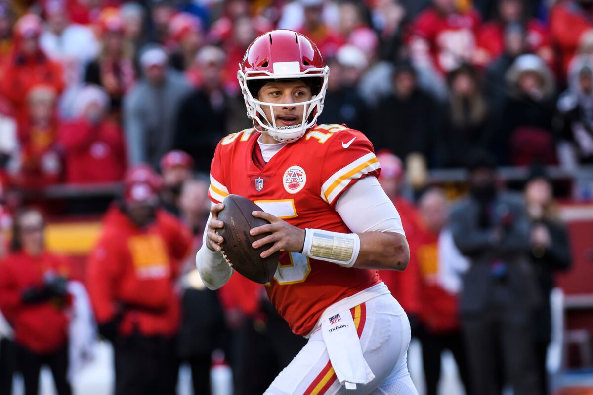 Fantasy Football Week 15 Rankings: Top Players and ...