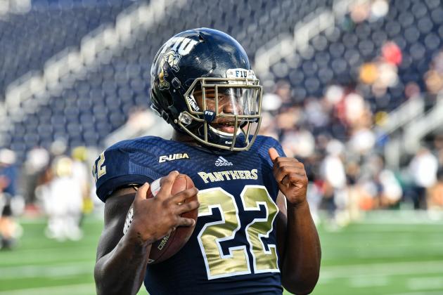 MIAMI, FL - SEPTEMBER 01: Shawndarrius Phillips #22 of the FIU Golden Panthers warms up before the game against the Indiana Hoosiers at Ricardo Silva Stadium on September 1, 2018 in Miami, Florida. (Photo by Mark Brown/Getty Images)