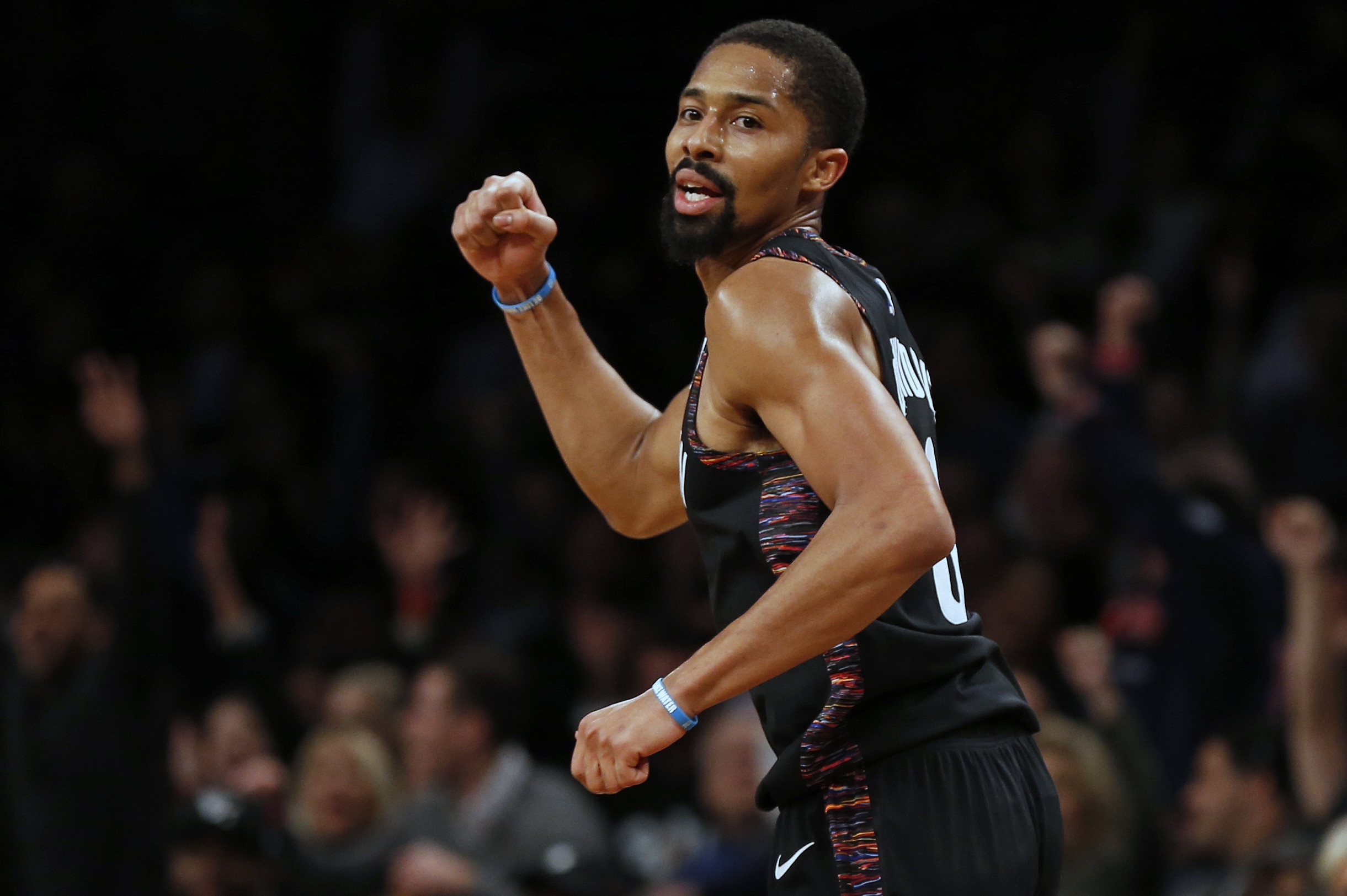 what shoes does spencer dinwiddie wear