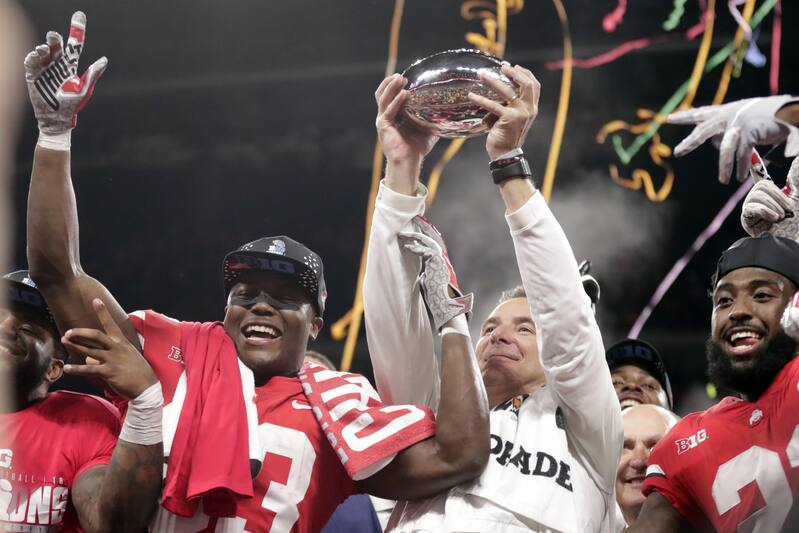 Big Ten S Jim Delany Happy To Discuss College Football Playoff