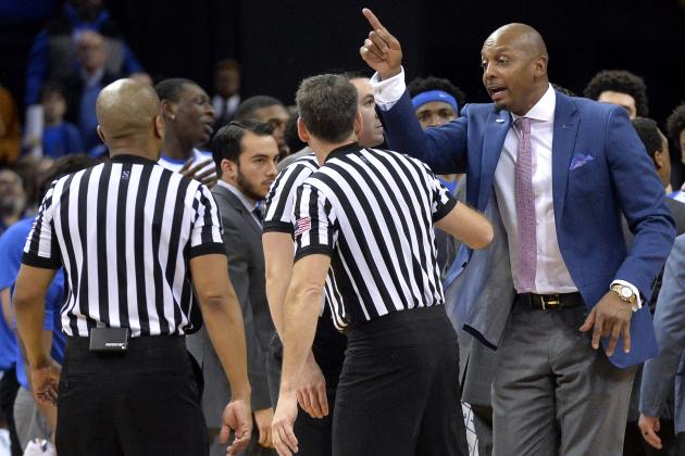 Memphis head coach Penny Hardaway, right, reacts to a referee's call in the second half of an NCAA college basketball game against Tennessee Saturday, Dec. 15, 2018, in Memphis, Tenn. (AP Photo/Brandon Dill)