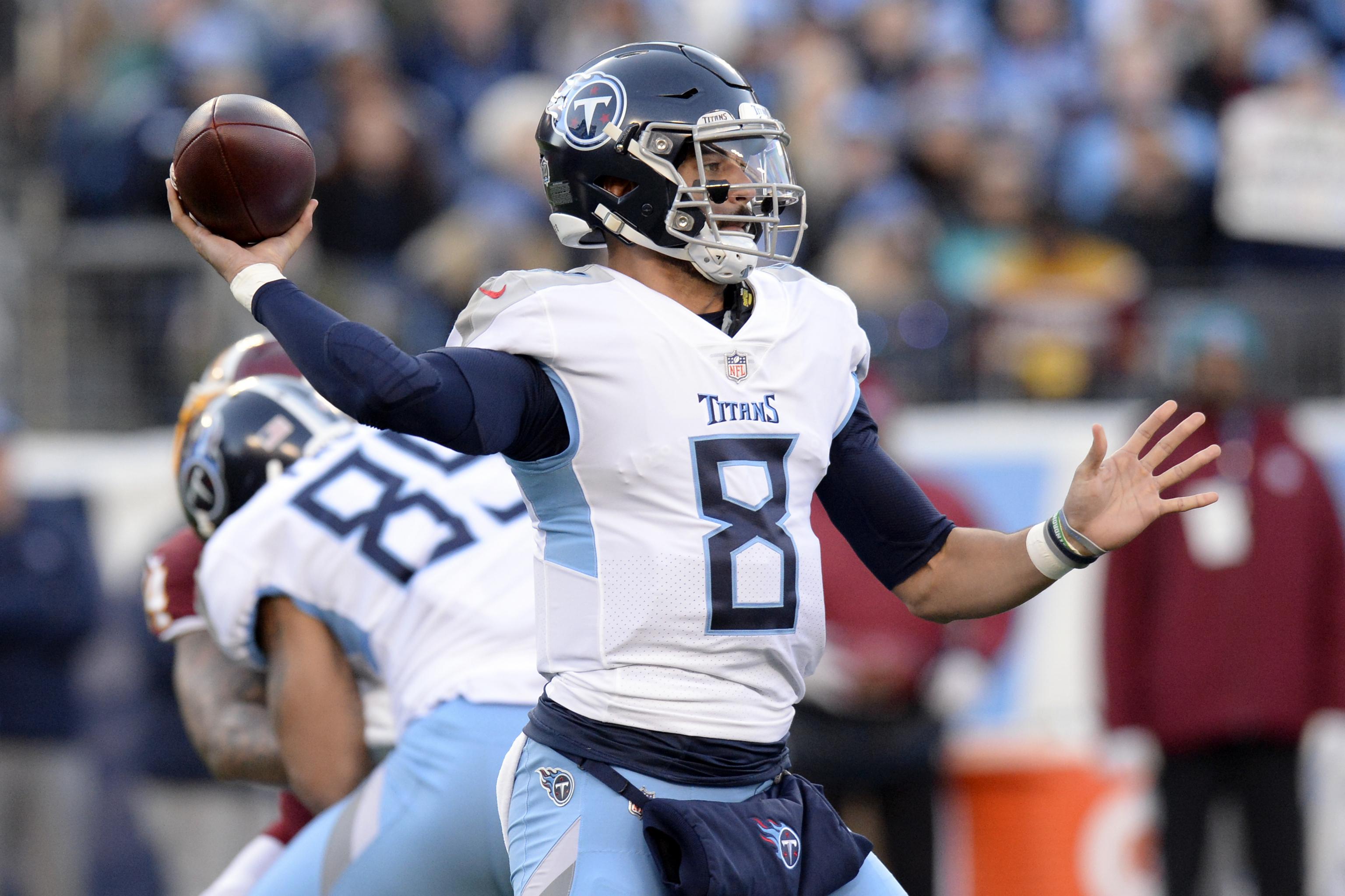 Titans QB Marcus Mariota Getting Treatment for a Stinger