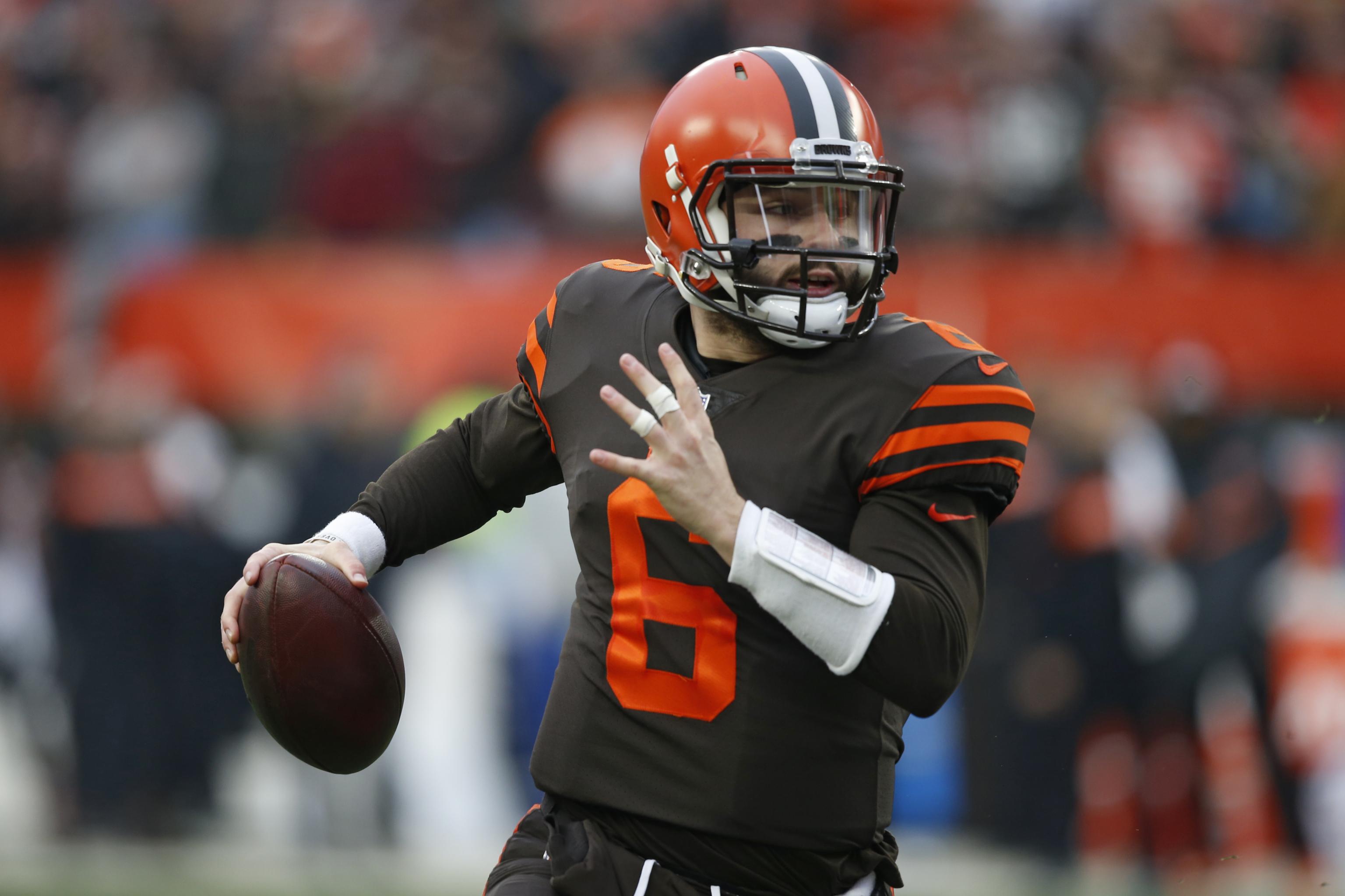 WATCH: Baker Mayfield stares down former coach after sealing