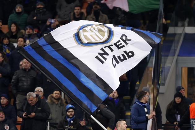 MILAN, ITALY - DECEMBER 11: Supporters od Inter Milan during the UEFA Champions League  match between Internazionale v PSV at the San Siro on December 11, 2018 in Milan Italy (Photo by Edwin van Zandvoort/Soccrates/Getty Images)