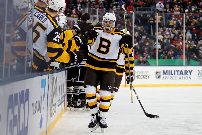 Sean Kuraly S Goal Edges Bruins Past Blackhawks In 2019 Winter
