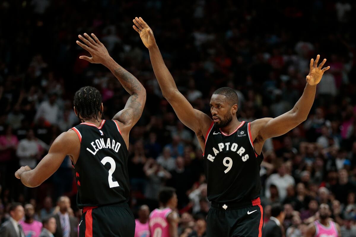 Kawhi Leonard�s CareerHigh 45 Points Lead Raptors Past