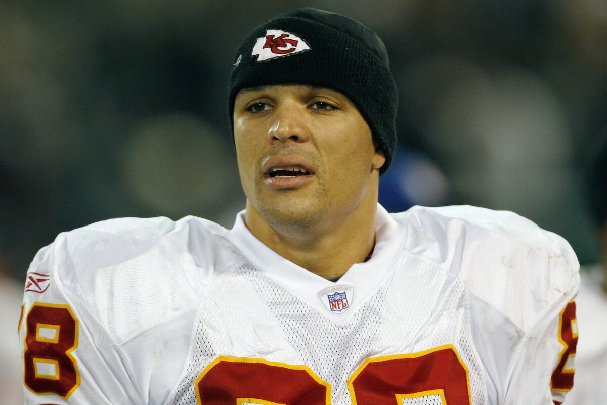 Does Tony Gonzalez Deserve Your 2019 Pro Football Hall of ...