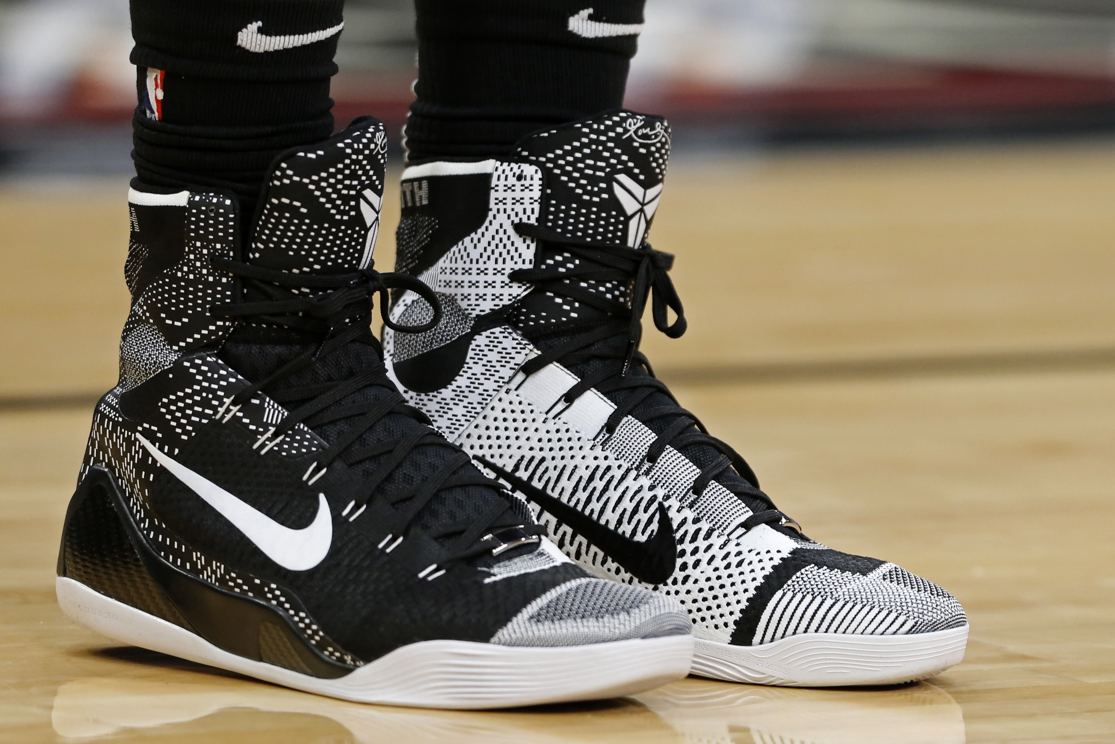 demar derozan new shoes