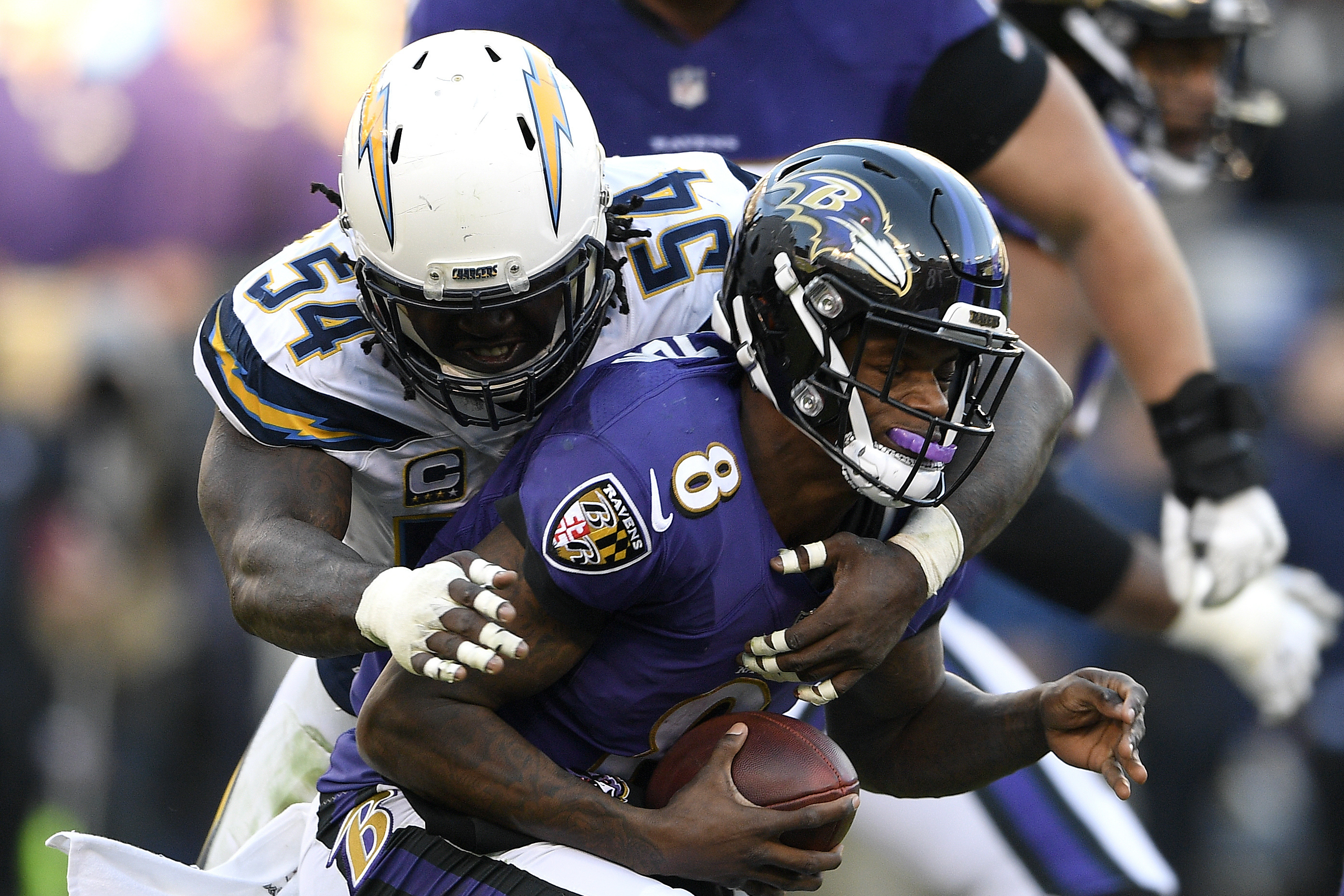 Los Angeles Chargers hold off Lamar Jackson, Baltimore Ravens in