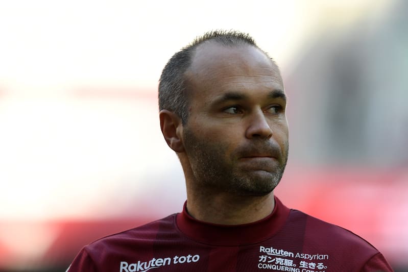 KOBE, JAPAN - NOVEMBER 10: (CHINA OUT, SOUTH KOREA OUT) Andres Iniesta of Vissel Kobe looks on prior to the J.League J1 match between Vissel Kobe and Sagan Tosu at Noevir Stadium Kobe on November 10, 2018 in Kobe, Hyogo, Japan. (Photo by Etsuo Hara/Getty Images)