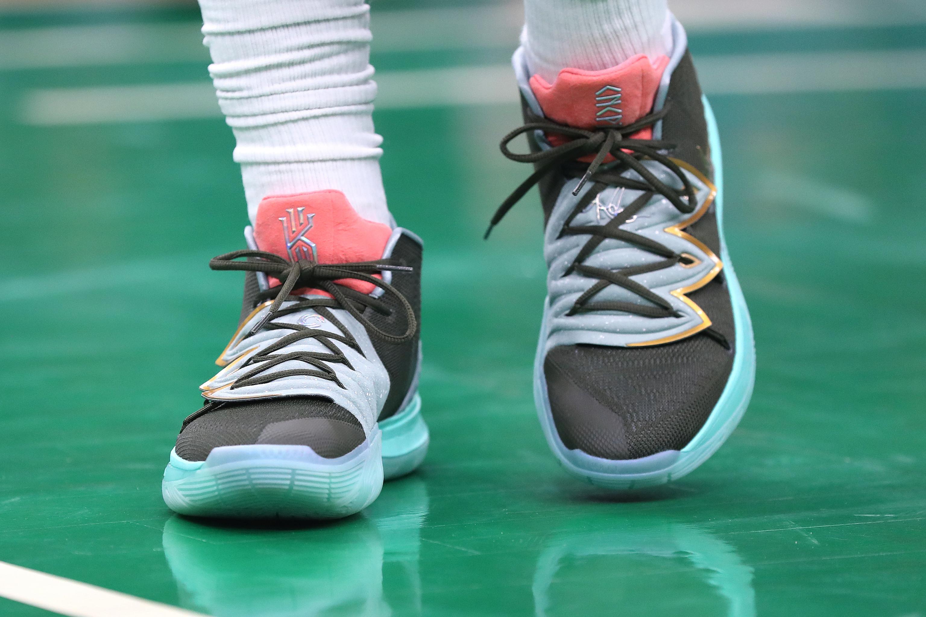 B/R Kicks on X: .@DeMar_DeRozan wearing the Nike Kobe 5 Protro