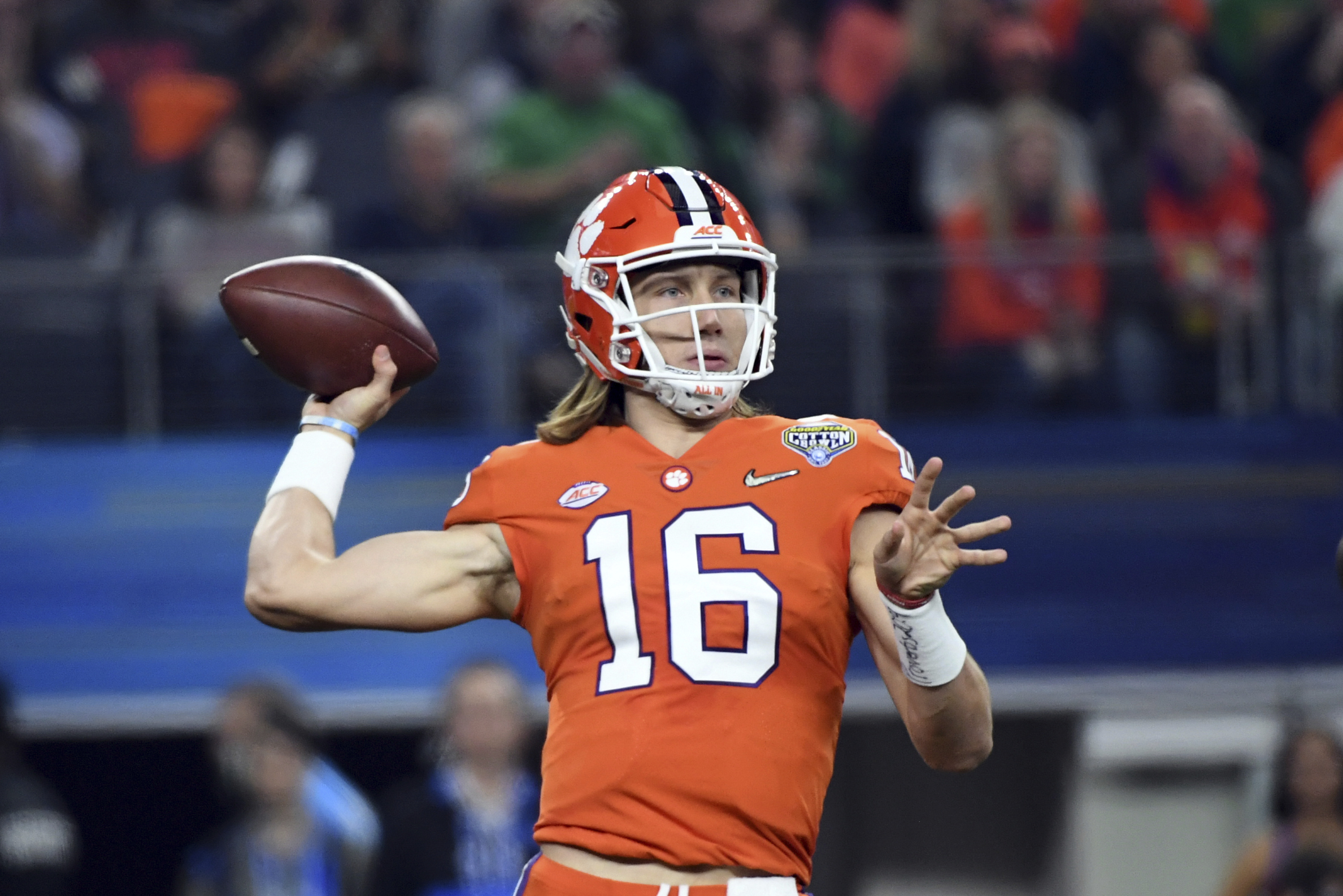 Updated Heisman odds for Trevor Lawrence, Travis Etienne