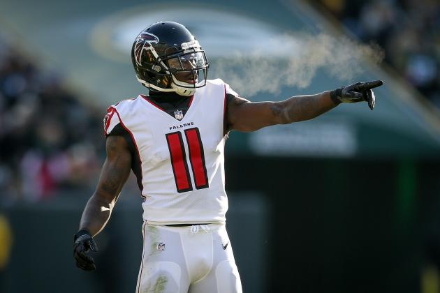 GREEN BAY, WISCONSIN - DECEMBER 09:  Julio Jones #11 of the Atlanta Falcons lines up for a play in the first quarter against the Green Bay Packers at Lambeau Field on December 09, 2018 in Green Bay, Wisconsin. (Photo by Dylan Buell/Getty Images)