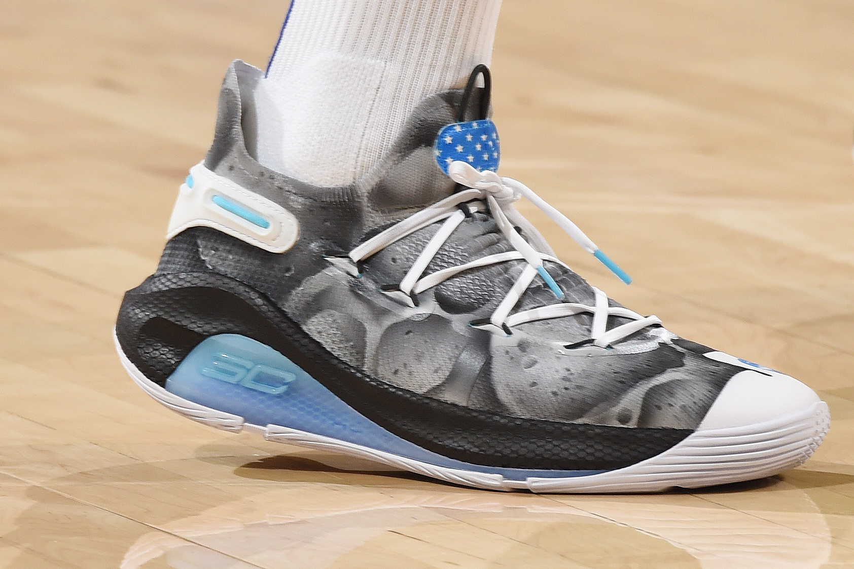 Stephen Curry's Game-Worn 'Moon Landing' Shoes Sell for $58,100 at Auction, News, Scores, Highlights, Stats, and Rumors