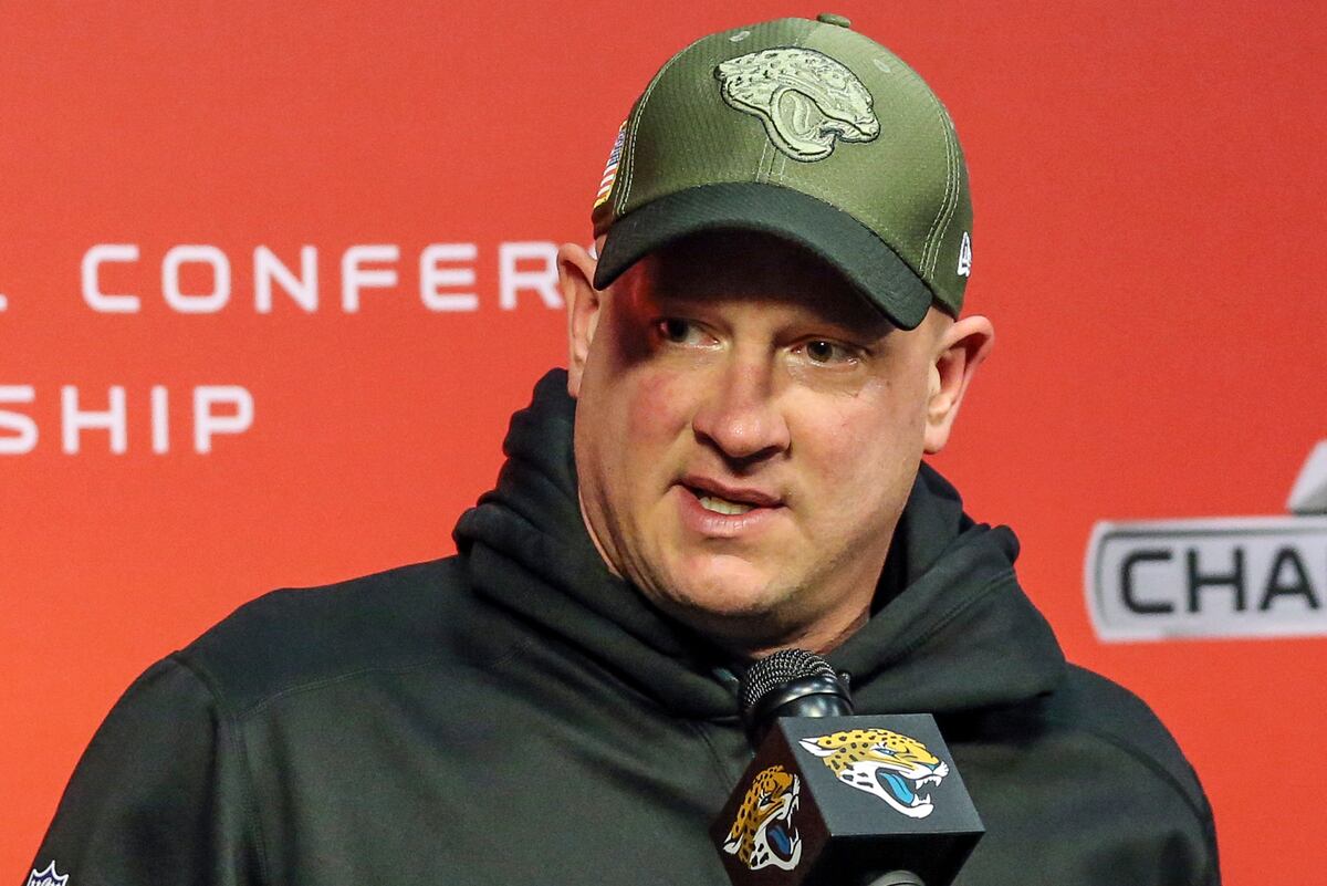 ExJaguars OC Nathaniel Hackett Agrees to Contract to