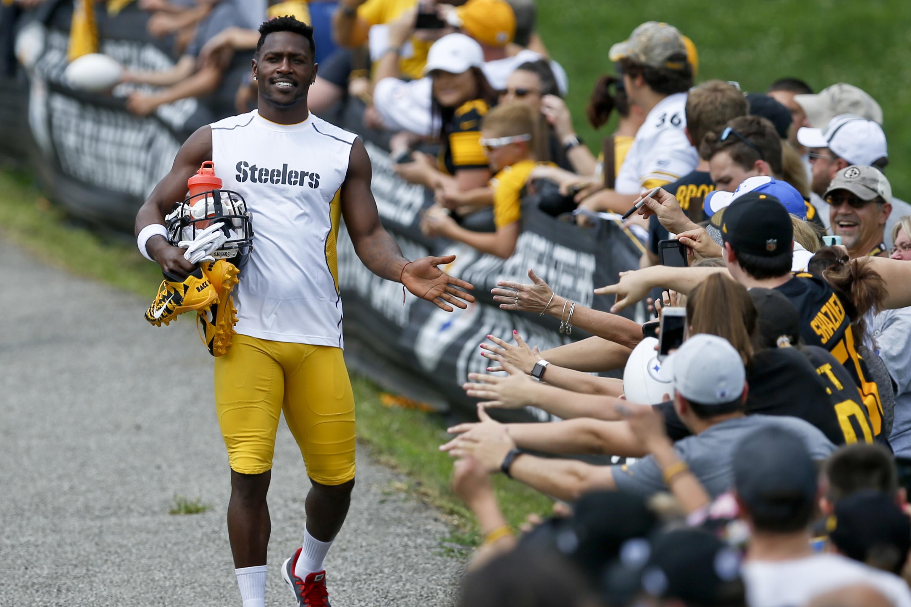 NFL Fans React To Antonio Brown Reaching Out To Steelers - The