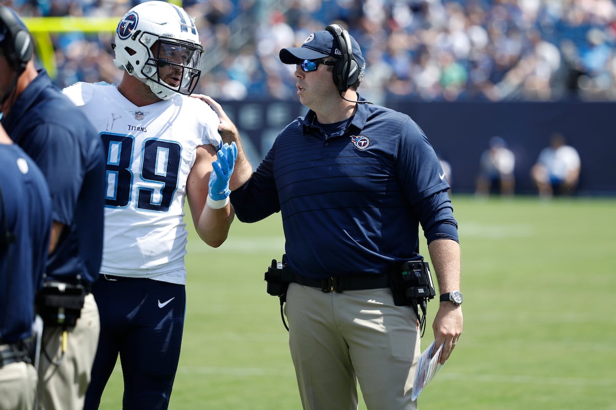 Halcones contratan a Arthur Smith como su nuevo entrenador, estuvo los últimos 10 años con los Titanes de Tennessee