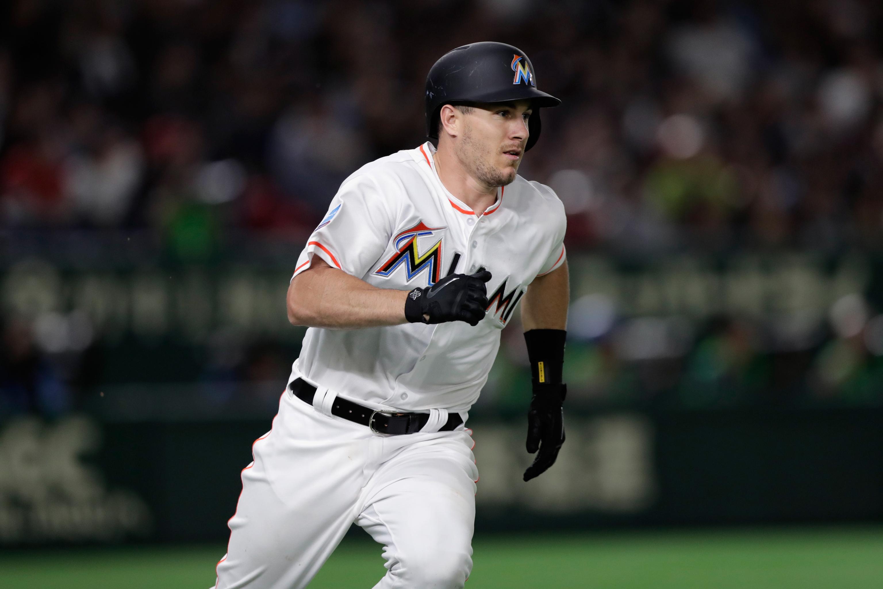 Milwaukee Brewers: JT Realmuto won't sign extension?