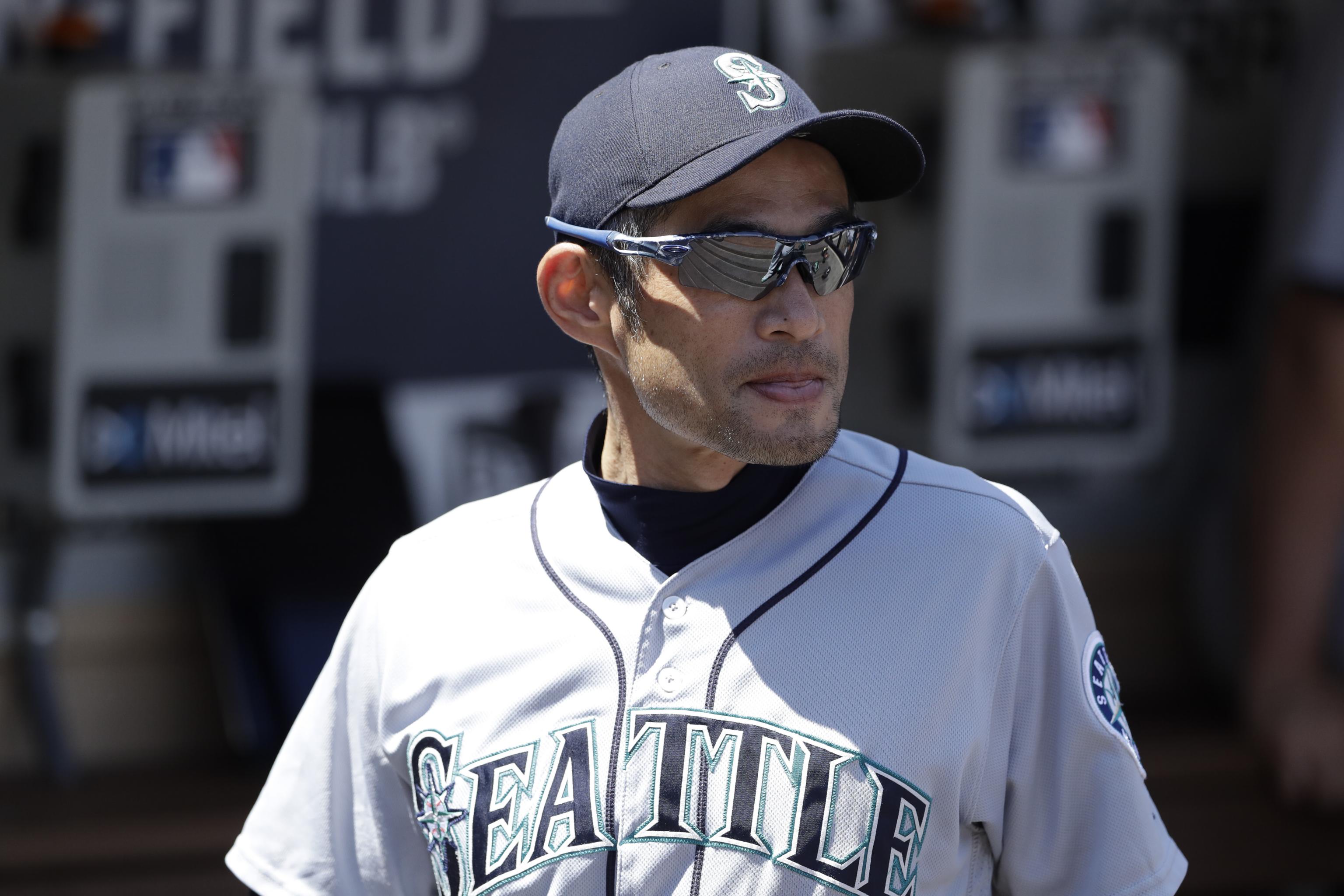 Ichiro Suzuki Reportedly Signs Minor League Contract with Mariners