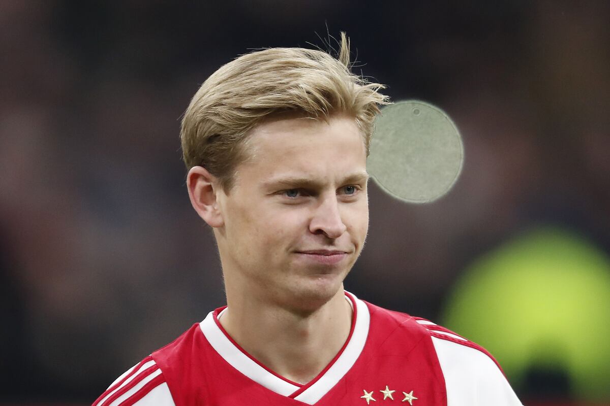 Frenkie de Jong to Transfer to Barcelona from Ajax at the End of the