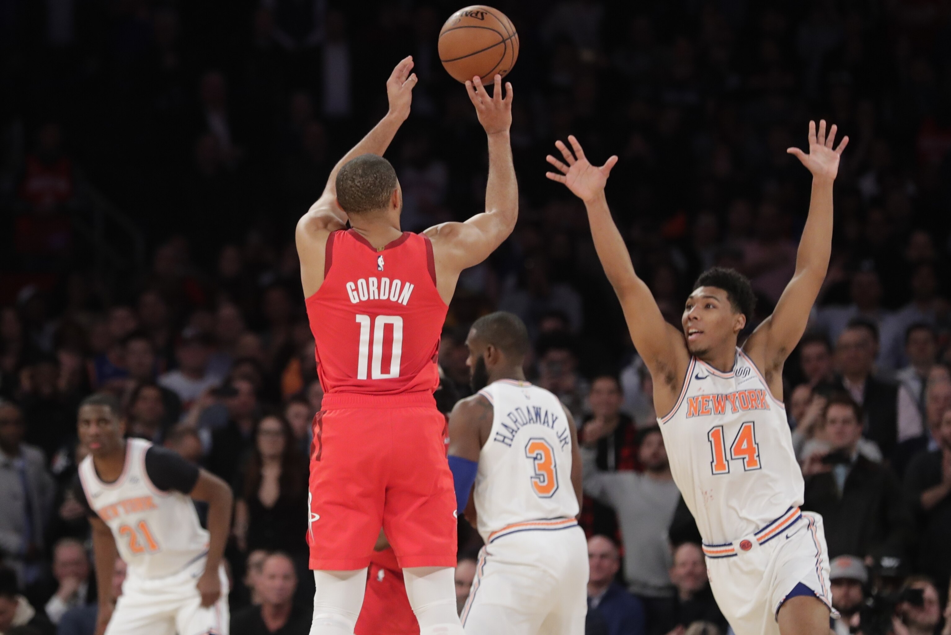 Knicks Allonzo Trier Calls Fan A Dumb Ass In Twitter Dm After