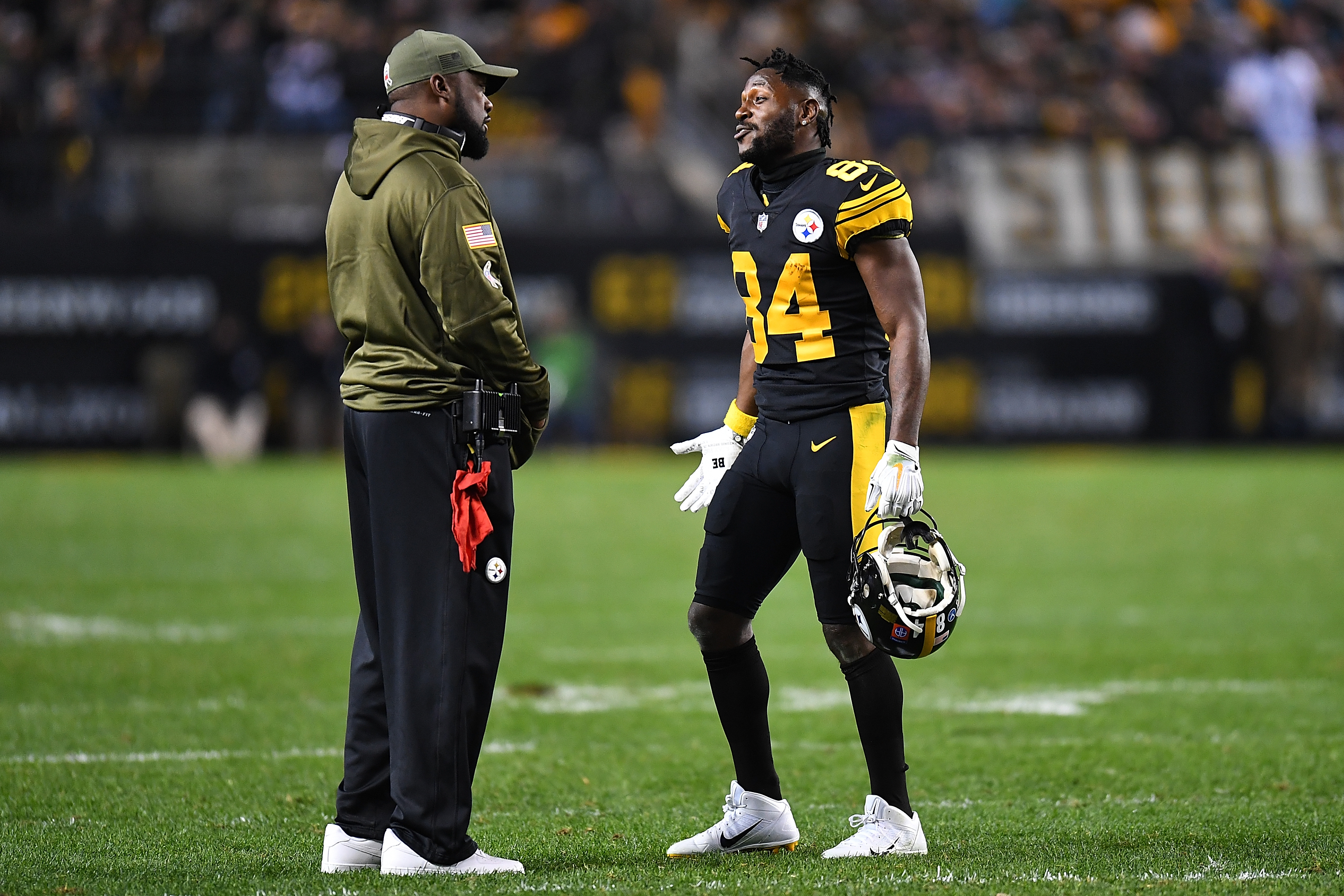 Steelers QB praises 'great teammate' Antonio Brown, who is