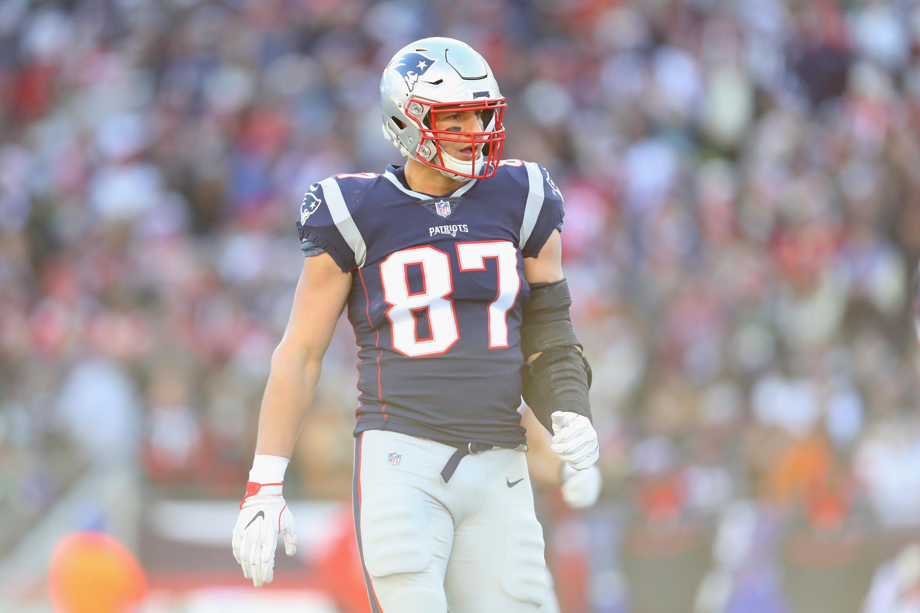 ROB GRONKOWSKI NEW ENGLAND PATRIOTS SUPER BOWL 53 SUPER CATCH