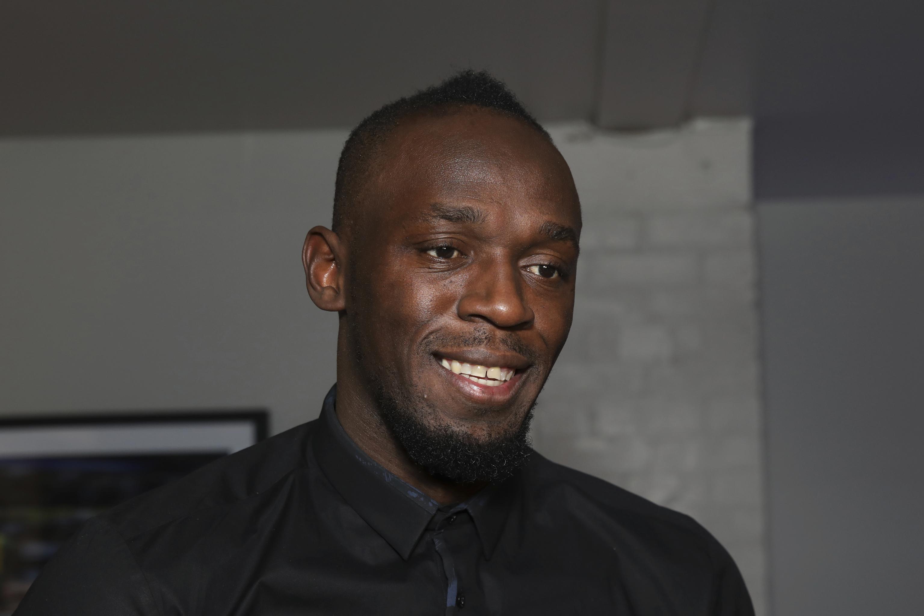 Usain Bolt Runs 40-Yard Dash and Ties NFL Record — World's Fastest Man