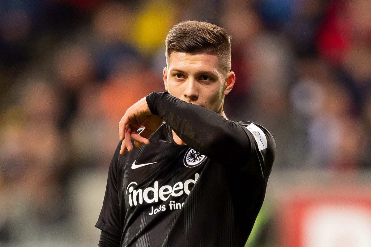 Barcelona Reportedly Agree Terms with Eintracht Frankfurt ...