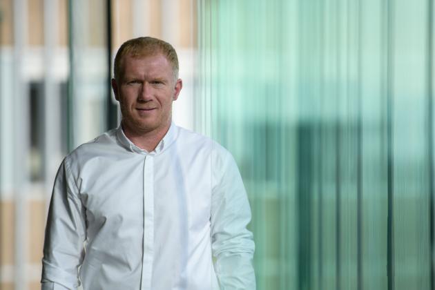 In this photo taken on August 8, 2018, former England and Manchester United football player Paul Scholes poses during an interview with AFP in Hong Kong. - Manchester United legend Paul Scholes has dismissed their chances of challenging for the Premier League title in the coming season, citing a gulf in quality between his former club and defending champions Manchester City. Scholes was in Hong Kong to promote 433 Token, a blockchain-based system that will allow football fans to connect with football stars and help sponsor young talent in the sport. (Photo by Anthony WALLACE / AFP) (Photo credit should read ANTHONY WALLACE/AFP/Getty Images)