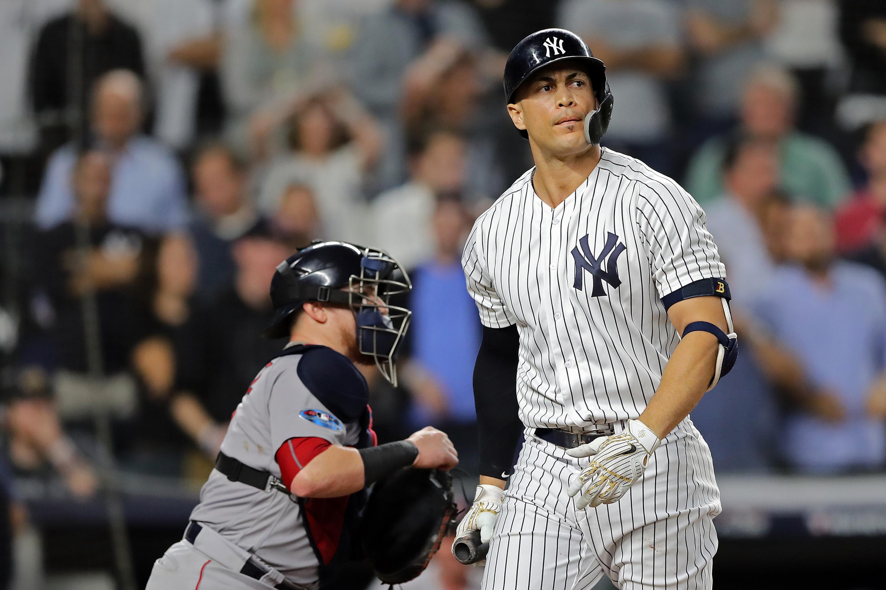 Giancarlo Stanton's home run leaves Yankees fans in awe after