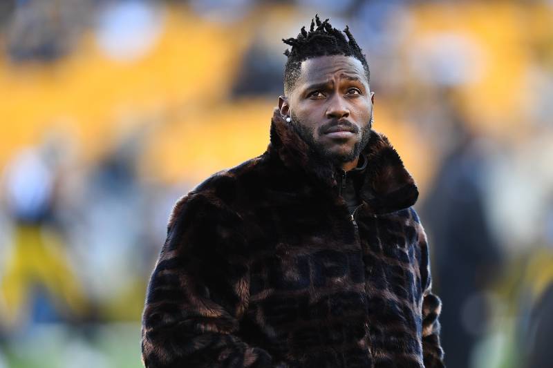 PITTSBURGH, PA - DECEMBER 30:  Antonio Brown #84 of the Pittsburgh Steelers looks on during warmups prior to the game against the Cincinnati Bengals at Heinz Field on December 30, 2018 in Pittsburgh, Pennsylvania. (Photo by Joe Sargent/Getty Images)