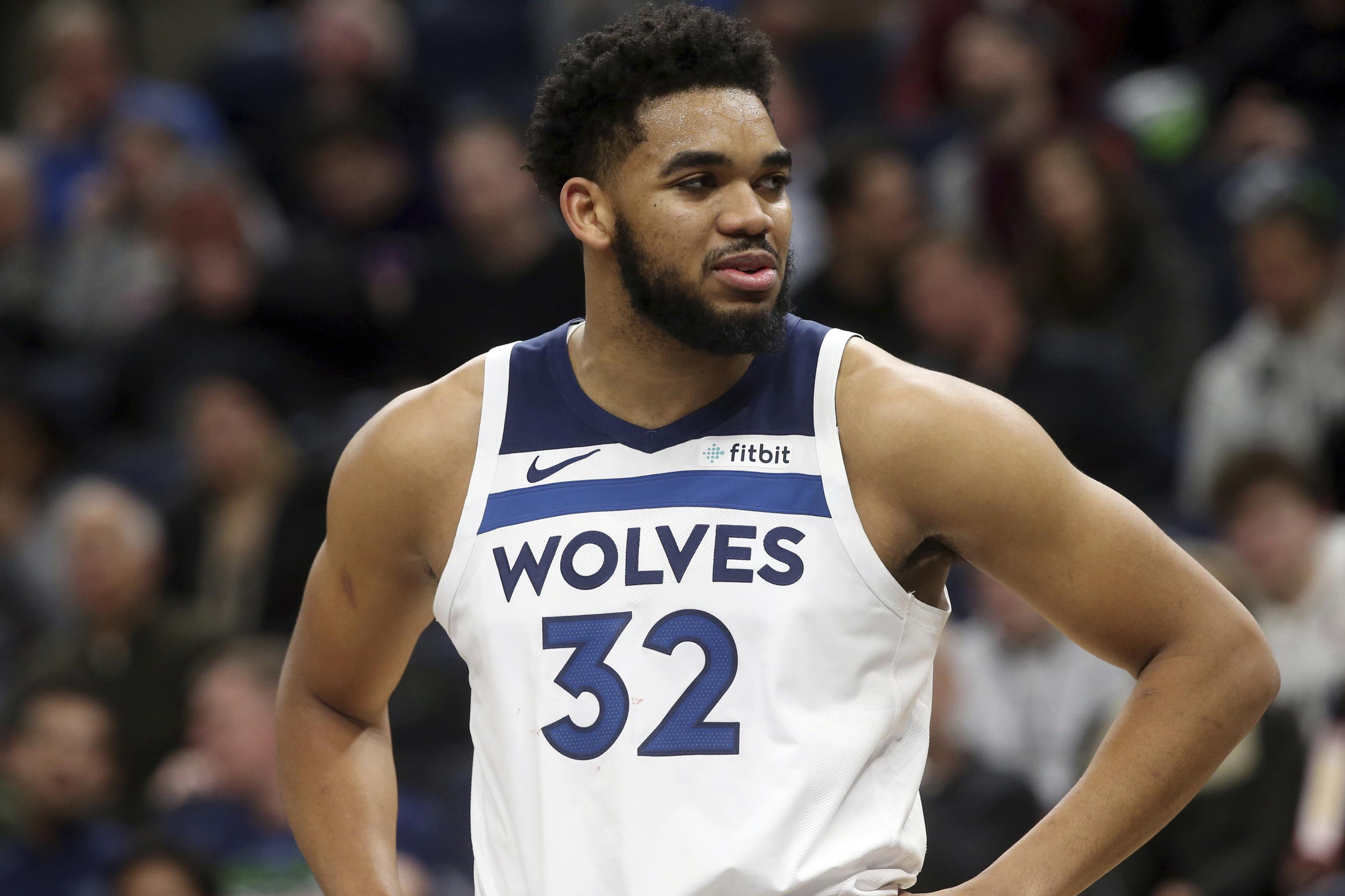 It was electric': Karl-Anthony Towns on playing in front of record-breaking  Filipino crowd / News 