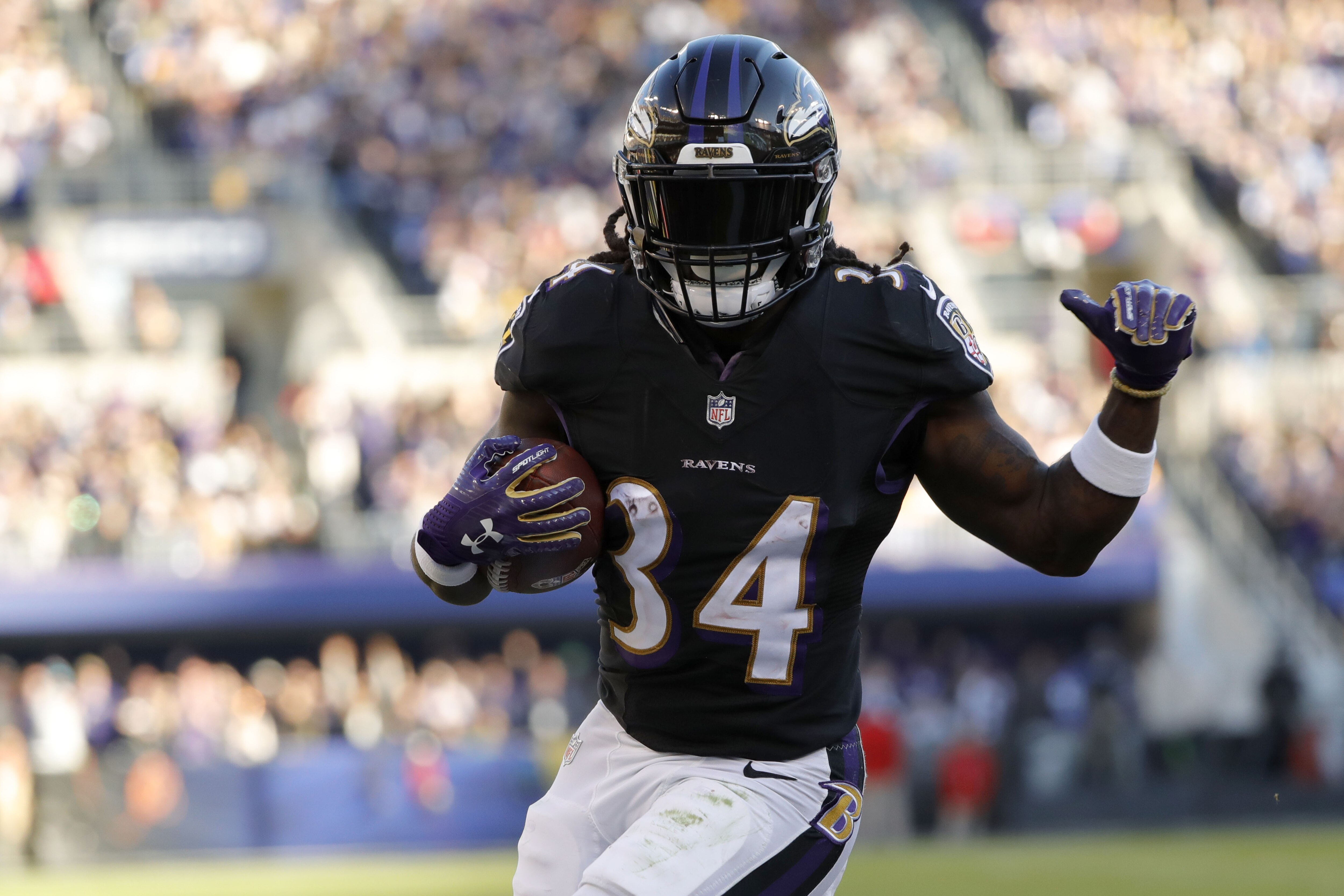 Ravens Rb Alex Collins Arrested After Early Morning Car